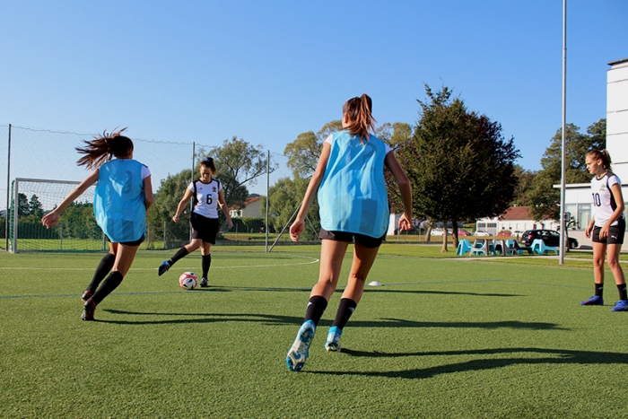 Im Herbst beginnen sieben Mädchen die Ausbildung zur Frauenfußballerin.