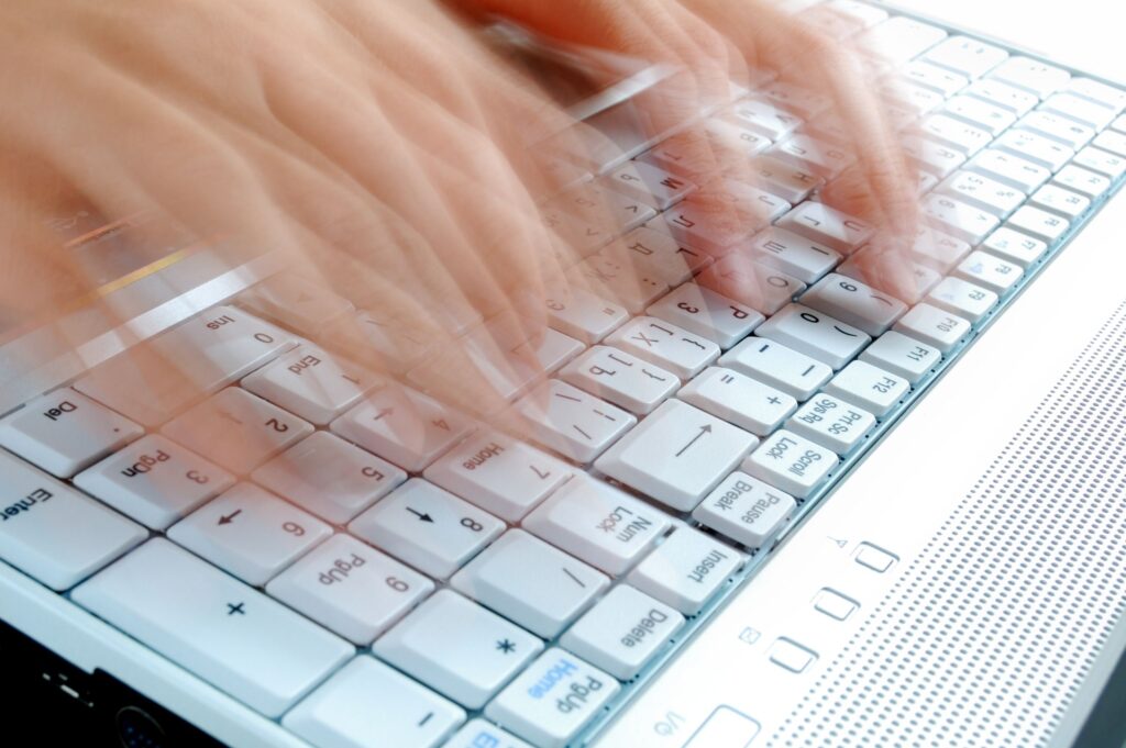 Hölzel Verlag - Officemanagement - Tastaturschreiben mit Typwriter Hölzel Verlag - Officemanagement - Tastaturschreiben mit Typwriter